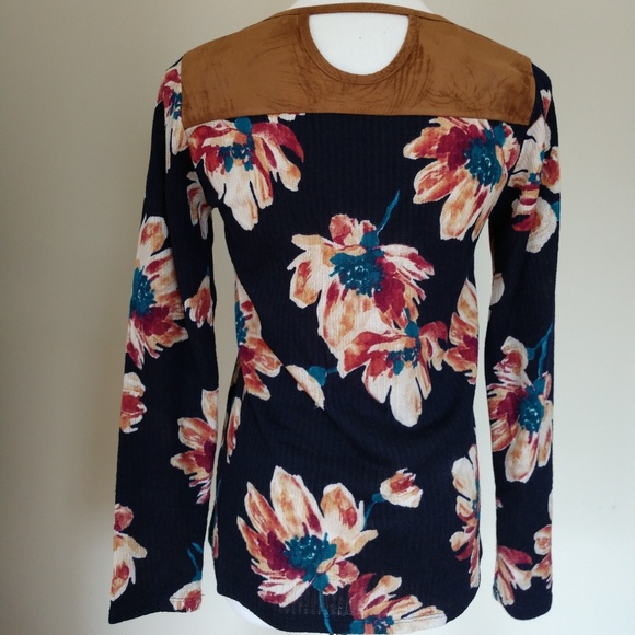 Navy Flower Pattern Long Sleeve - Picture 4 of 8